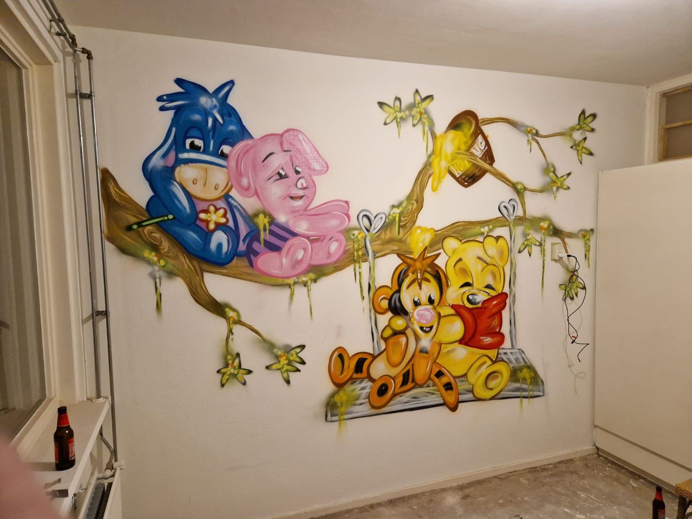 Een Foto van een kunst werk gemaakt met graffiti